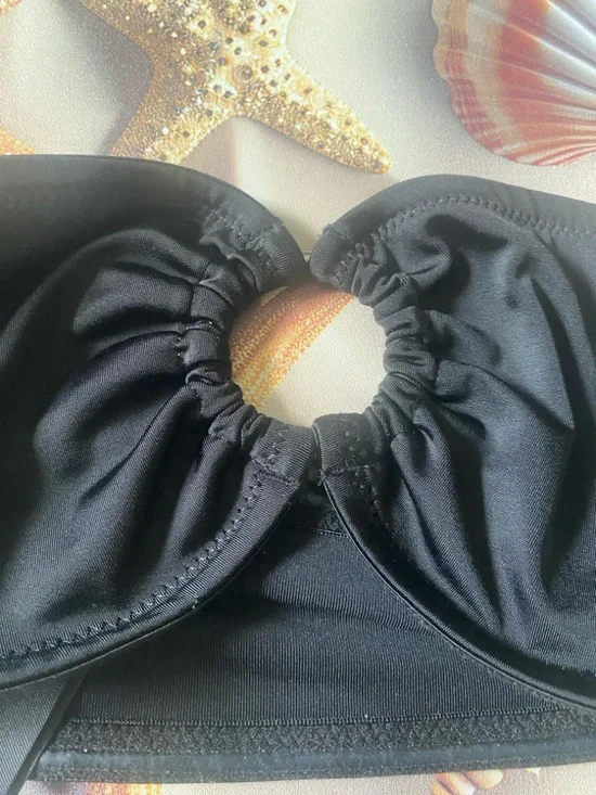 H&M Bikini Top Black Strapless. - Picture 2 of 8